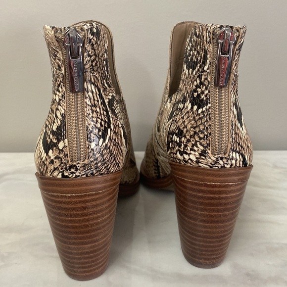 Vince Camuto Snake Print Anke Booties Size 5.5 - Picture 4 of 10